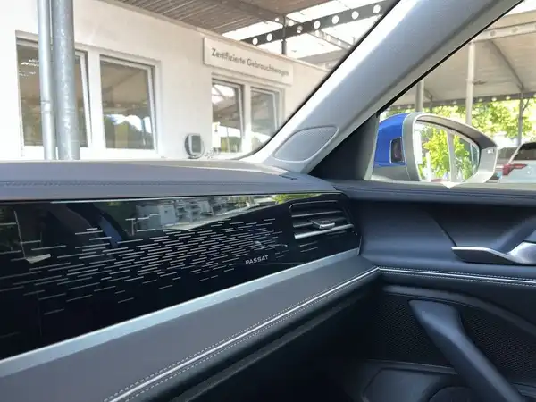 VW PASSAT VARIANT (19/22)