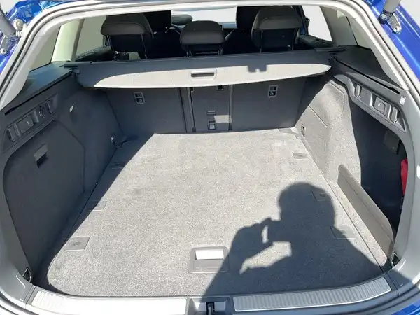 VW PASSAT VARIANT (10/22)