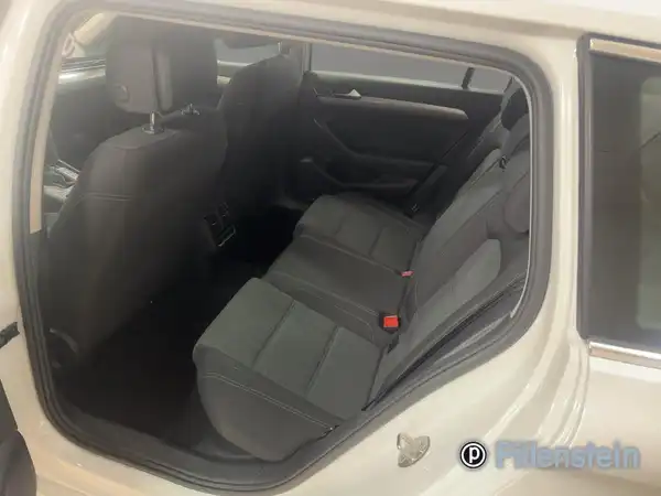 VW PASSAT VARIANT (9/17)