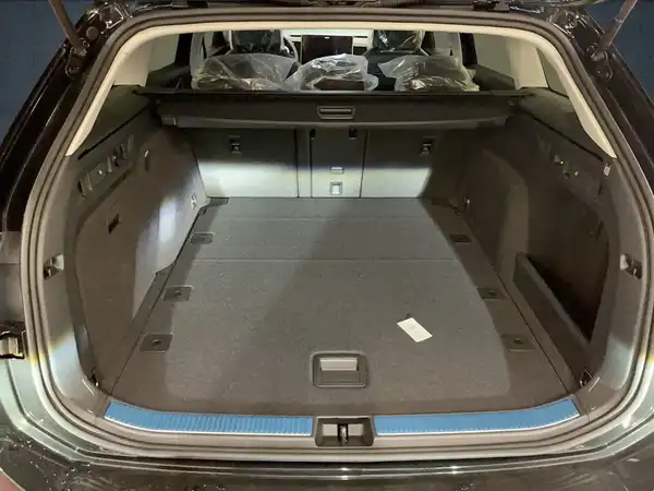 VW PASSAT (13/16)
