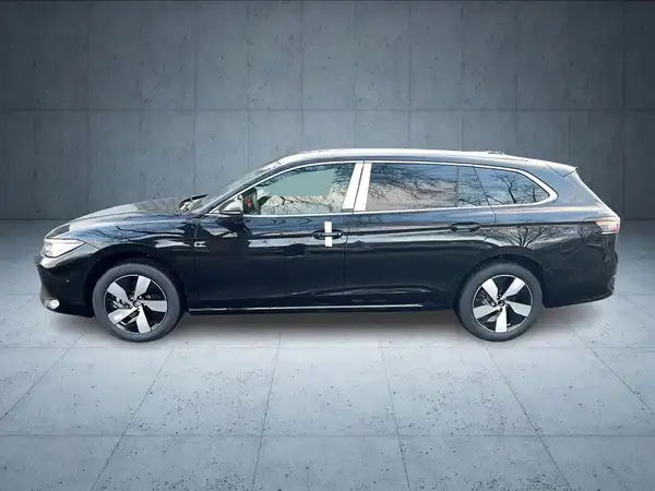 VW PASSAT (2/16)