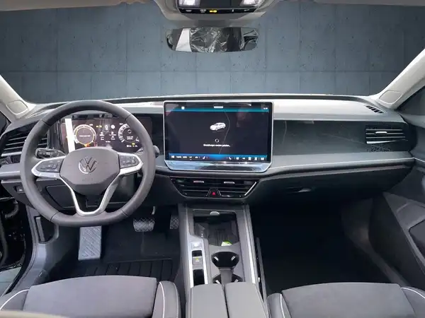 VW PASSAT (11/16)