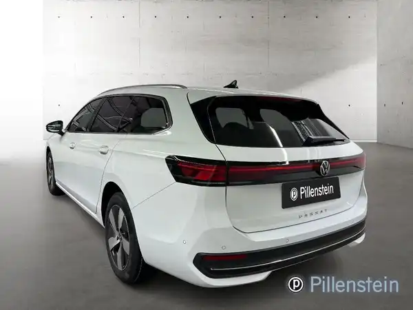 VW PASSAT (2/15)