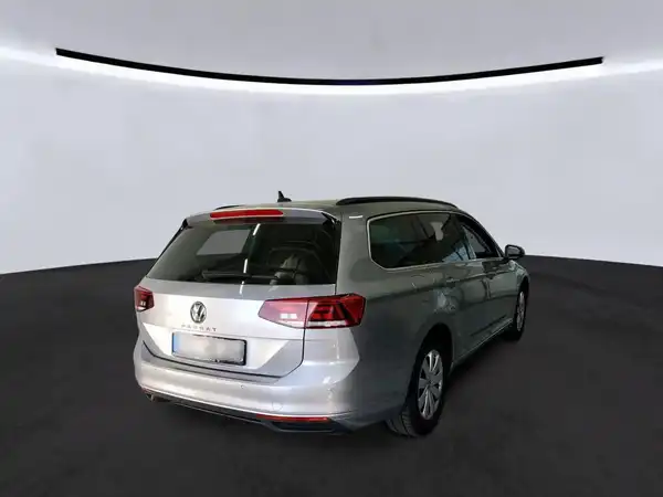 VW PASSAT VARIANT (2/4)