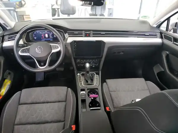 VW PASSAT VARIANT (3/4)
