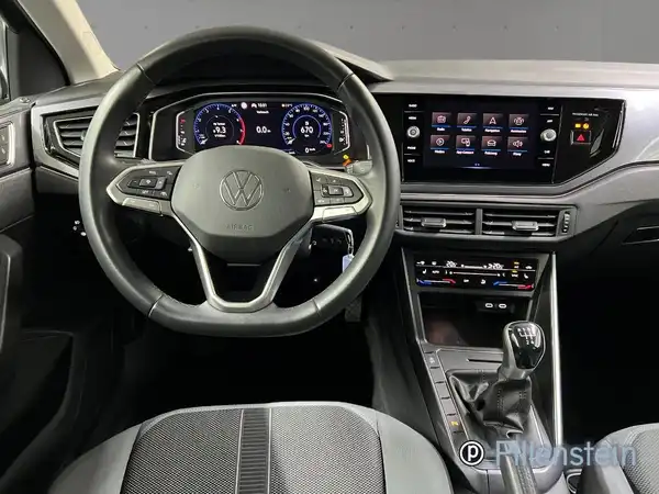 VW POLO (7/15)