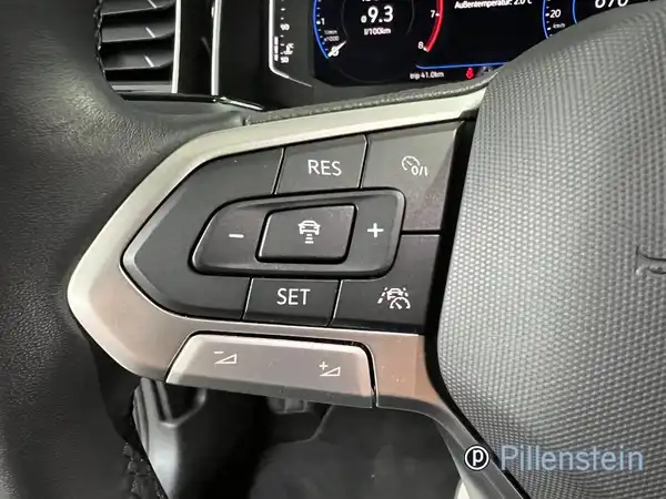 VW POLO (9/15)