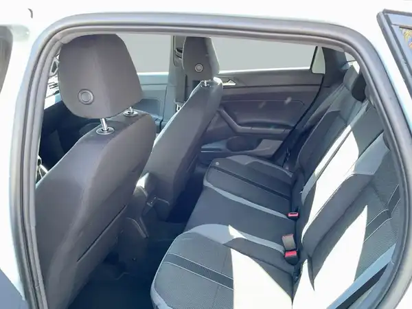 VW POLO (12/18)