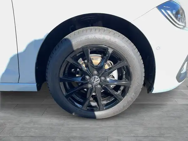 VW POLO (7/18)