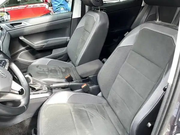 VW POLO (11/16)