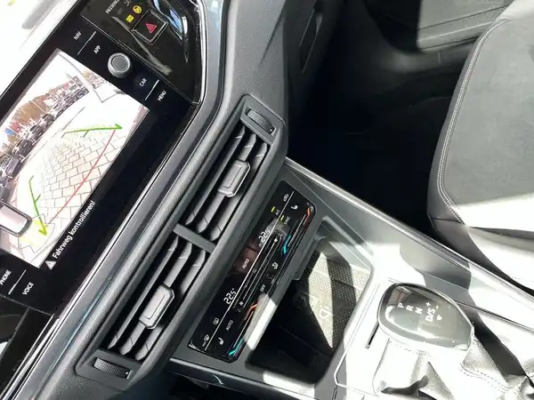 VW POLO (15/16)