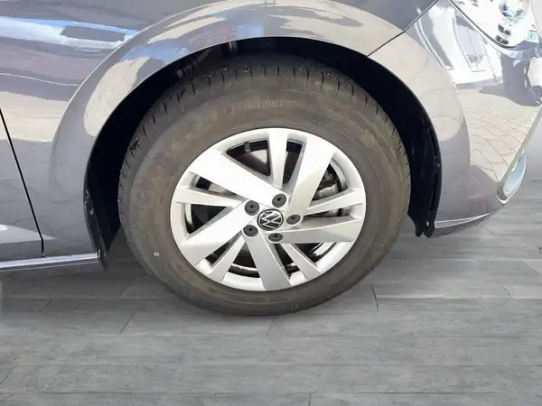 VW POLO (5/16)