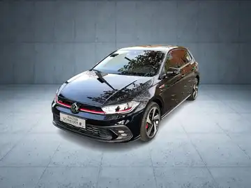 Das Bild zeigt einen schwarzen VW Polo GTI, aufgenommen von vorne. Das Händlerlogo von Walter Schneider ist sichtbar.