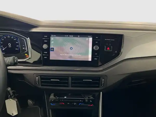VW POLO (16/23)