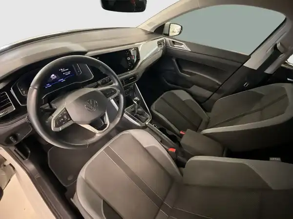 VW POLO (19/23)