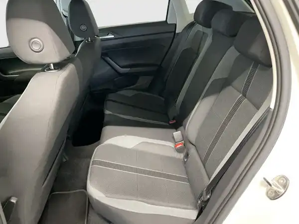 VW POLO (10/23)
