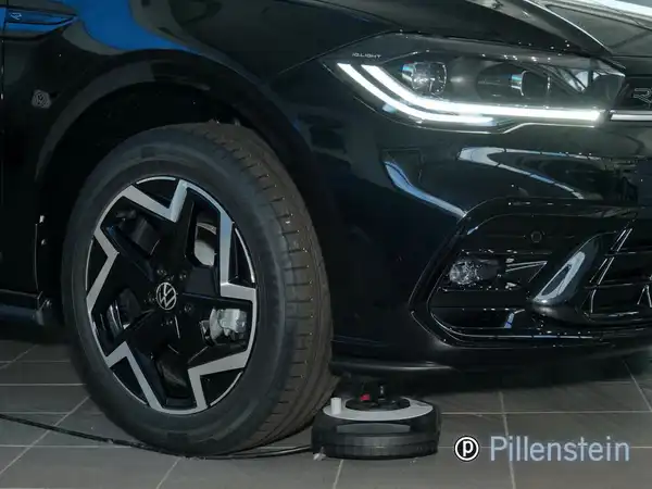 VW POLO (9/11)