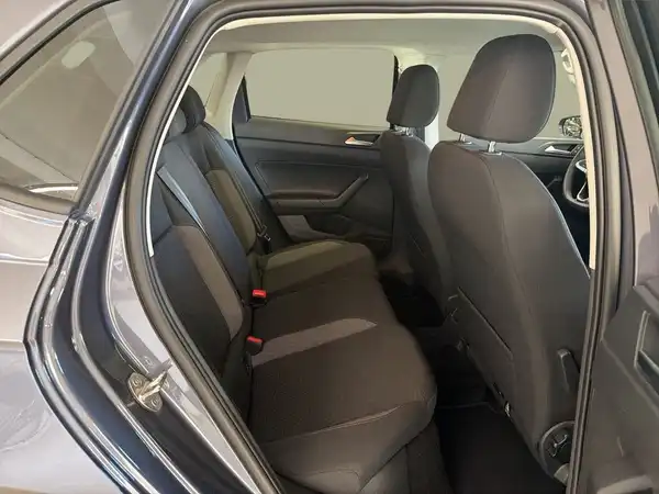 VW POLO (15/21)