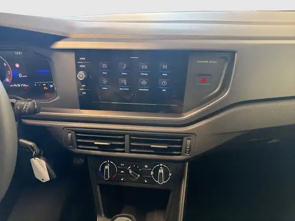 VW POLO (24/29)