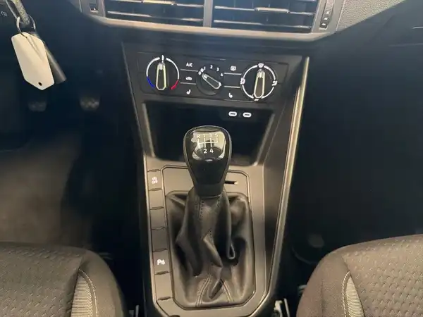 VW POLO (25/29)