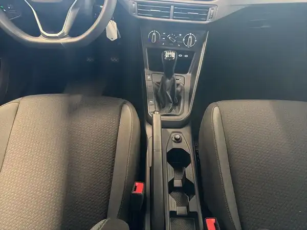 VW POLO (26/29)