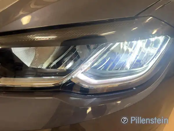 VW POLO (17/19)