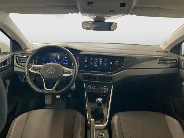 VW POLO (11/17)