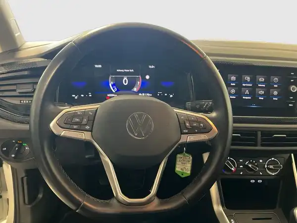 VW POLO (16/17)