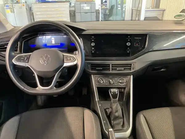 VW POLO (3/4)