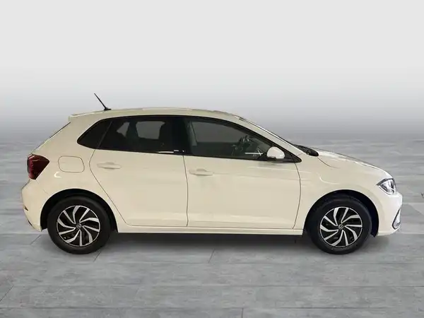 VW POLO (6/17)