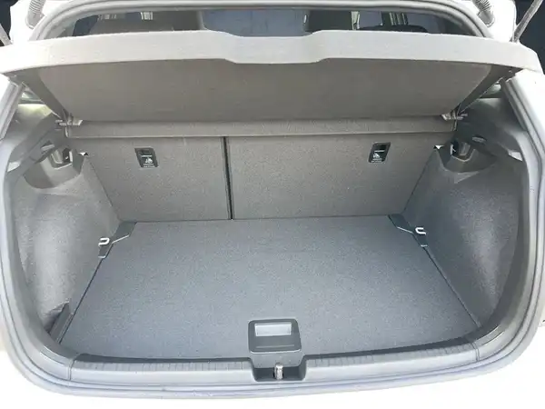 VW POLO (13/18)