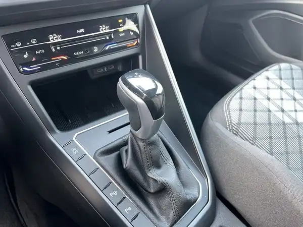 VW POLO (17/18)
