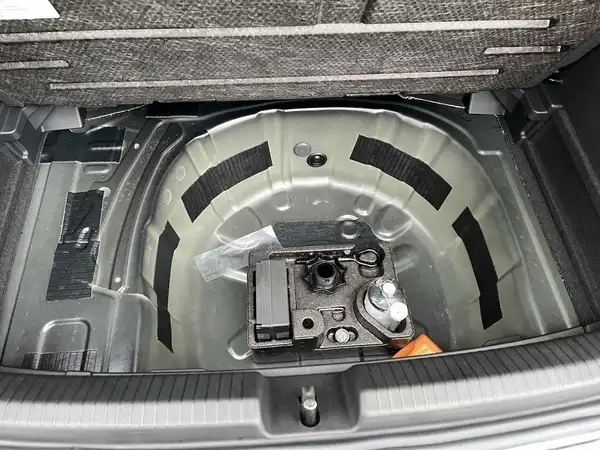 VW POLO (14/16)