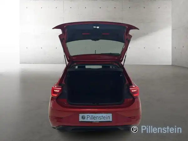 VW POLO (16/17)
