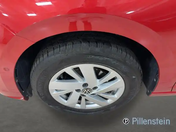 VW POLO (6/17)