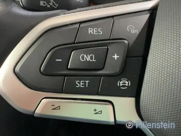 VW POLO (9/16)