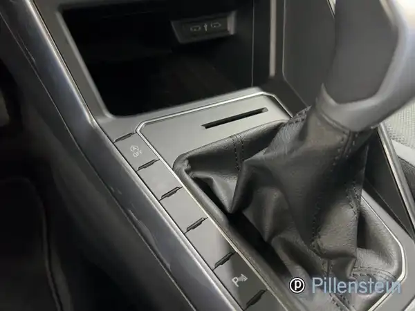 VW POLO (10/16)