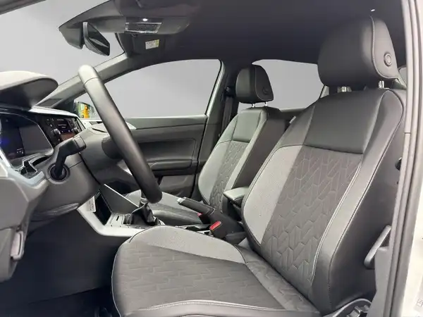 VW POLO (13/19)