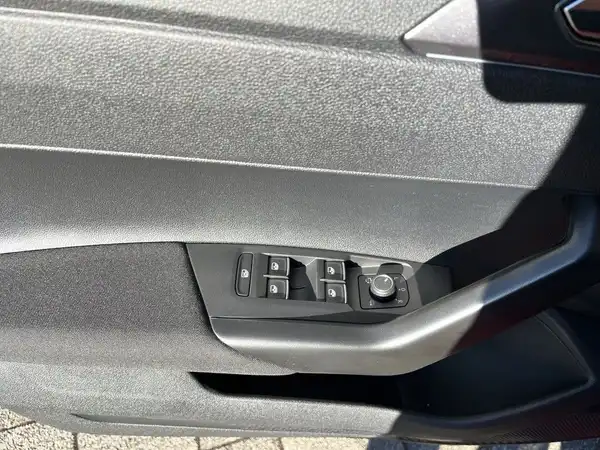 VW POLO (15/22)
