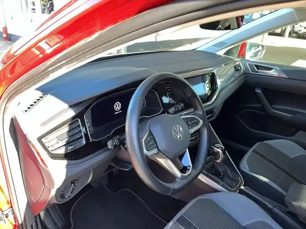 VW POLO (18/22)