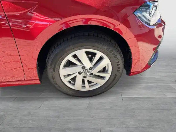 VW POLO (8/22)