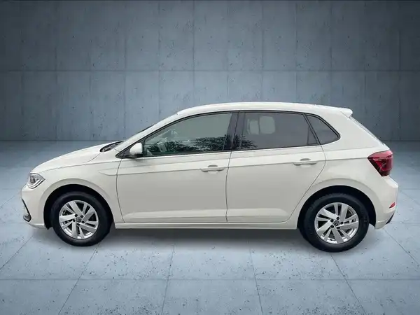 VW POLO (2/21)