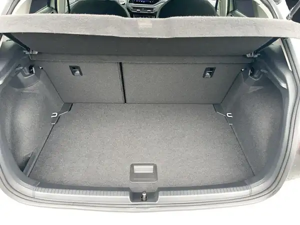VW POLO (13/21)