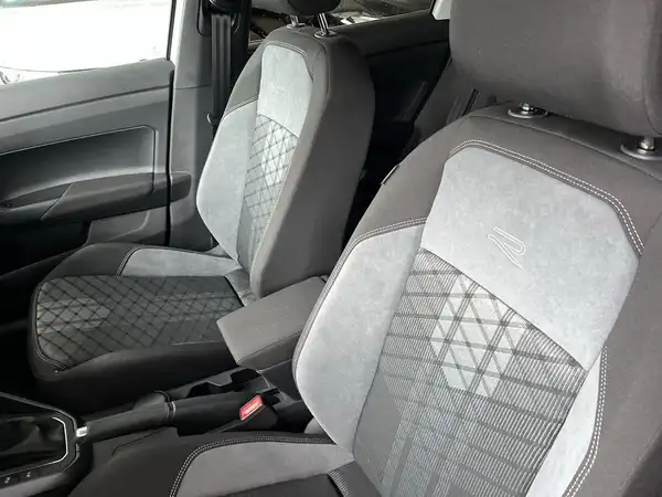 VW POLO (11/16)