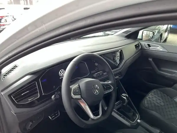 VW POLO (12/16)