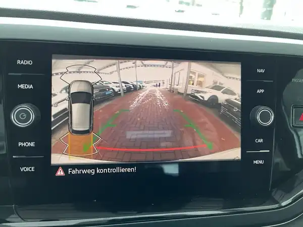 VW POLO (14/16)