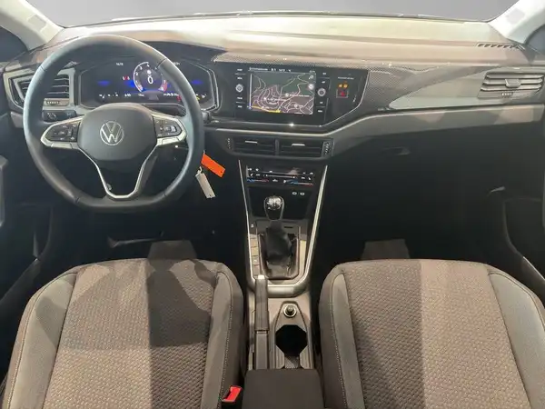 VW POLO (13/16)