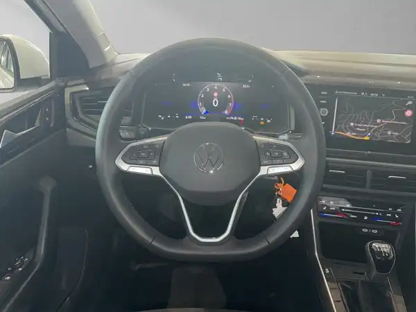 VW POLO (9/16)