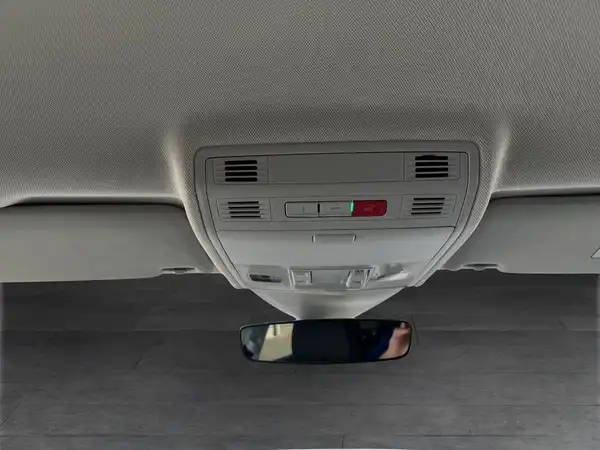 VW POLO (17/27)