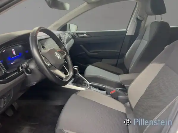VW POLO (6/17)